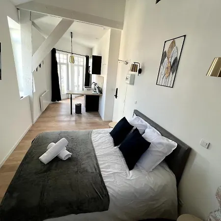 Lägenhet Sous Les Toits - 2p Centre-ville